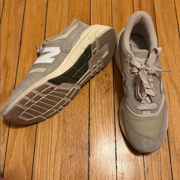 New Balance Gender Inclusive 997R Sneakers Dark Olivine Women’s 10 Men's 8.5M - Picture 5 of 8